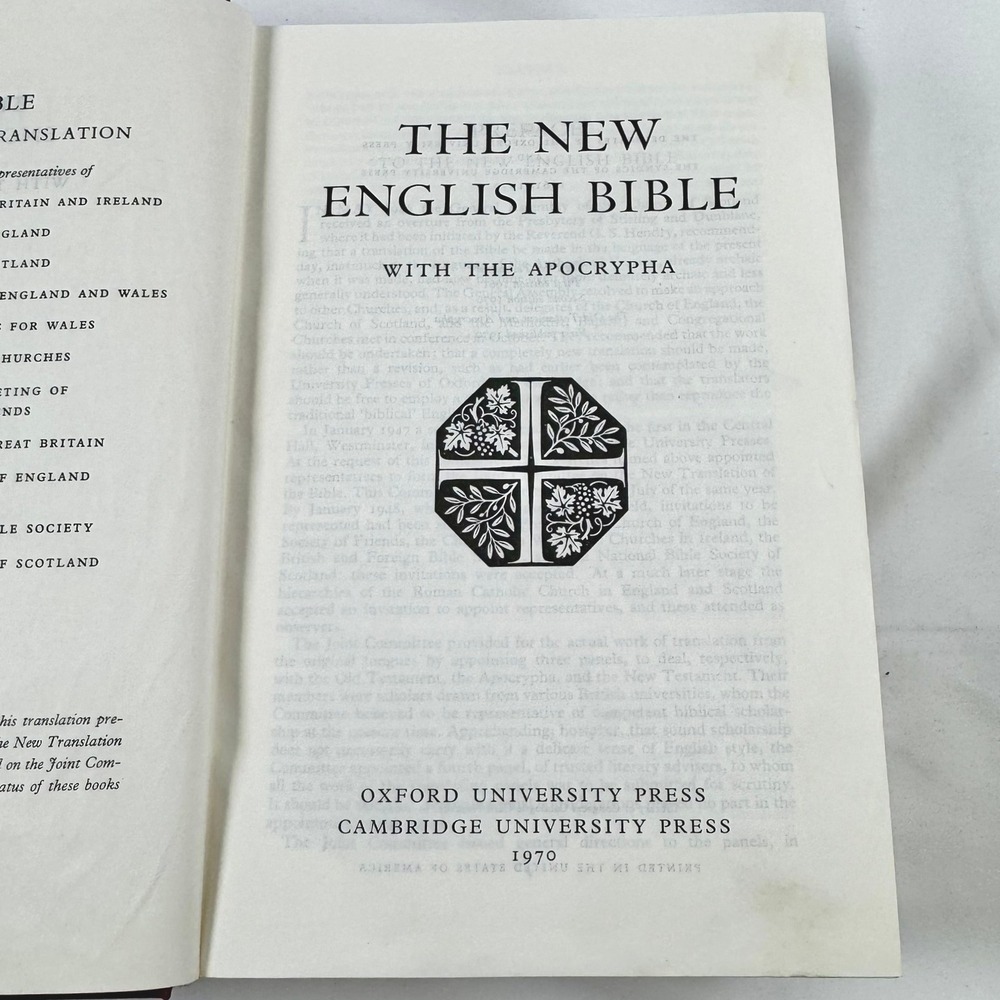 The New English Bible With Apocrypha Oxford Cambridge 1970 Vintage Used See Pics